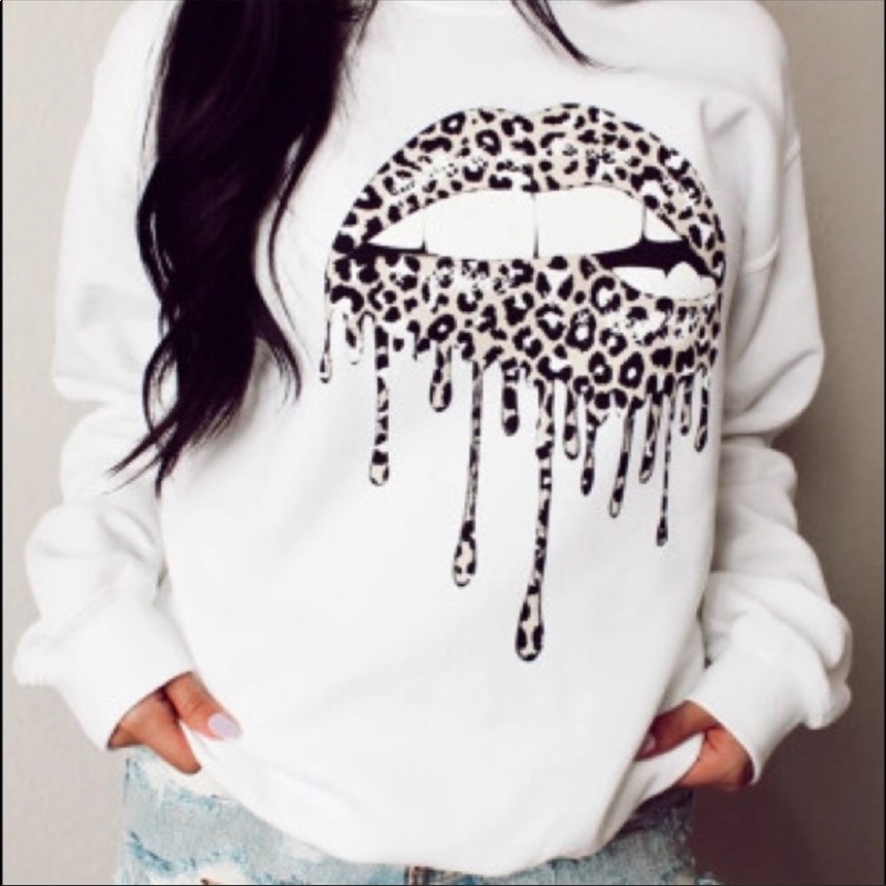🌈🌈HOST PICK🔮 Leopard Print Lips White Sweater